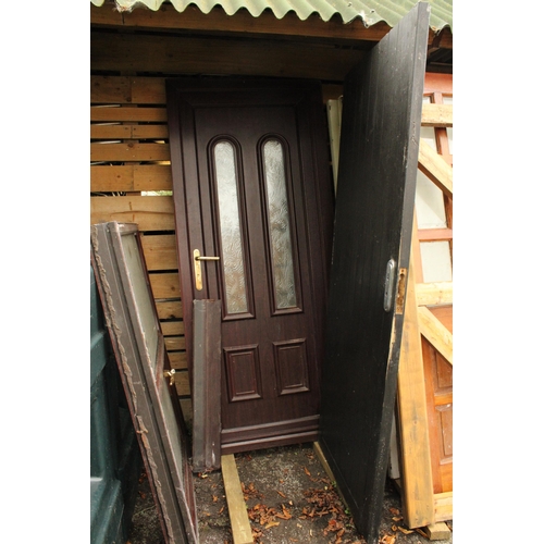 3301 - AN ASSORTMENT OF VARIOUS INTERNAL DOORS TO INCLUDE PINE AND FIRE DOORS ETC