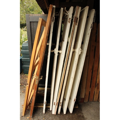 3301 - AN ASSORTMENT OF VARIOUS INTERNAL DOORS TO INCLUDE PINE AND FIRE DOORS ETC