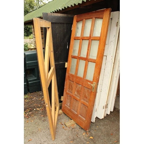 3301 - AN ASSORTMENT OF VARIOUS INTERNAL DOORS TO INCLUDE PINE AND FIRE DOORS ETC