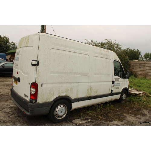 3395 - A RENAULT MASTER MM35DCI 100 ABS VAN WITH RACKING IN THE BACK KITTED OUT WITH RACKING FOR TRANSPORTI... 