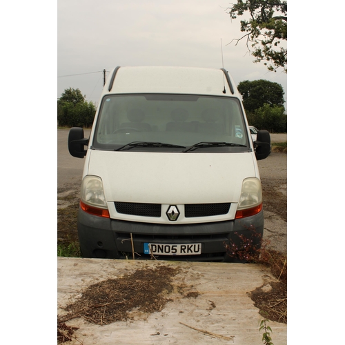 3395 - A RENAULT MASTER MM35DCI 100 ABS VAN WITH RACKING IN THE BACK KITTED OUT WITH RACKING FOR TRANSPORTI... 