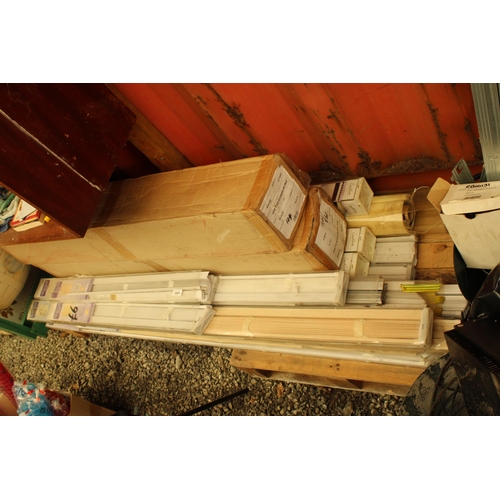 3443 - A LARGE QUANTITY OF AS NEW AND BOXED VENETIAN BLINDS OF DIFFERING SIZES