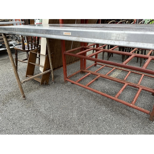 3486 - A STAINLESS STEEL TOPPED ASSA KITCHNE WORK BENCH WITH STEEL LEGS (L:175CM)