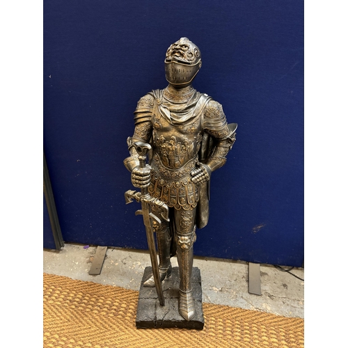 3 - A TOSCANA KINGS GUARD MEDIEVAL DECOR HALF SCALE KNIGHT, ARMOR GOTHIC STATUE 99CM HIGH, POLYRESIN, TW... 