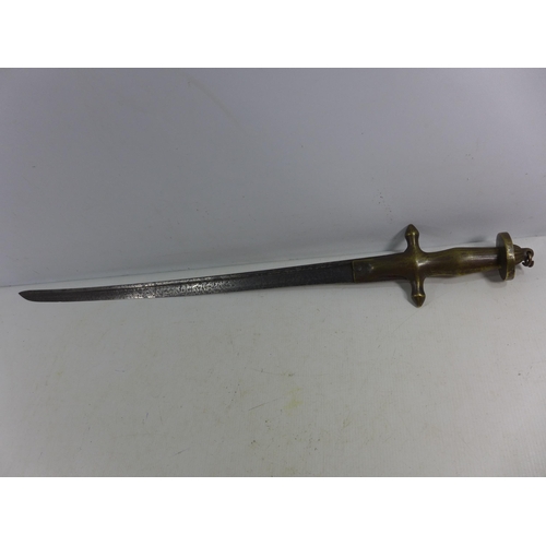 304 - AN ANTIQUE INDIAN TULWAR, 57CM BLADE LENGTH 77CM