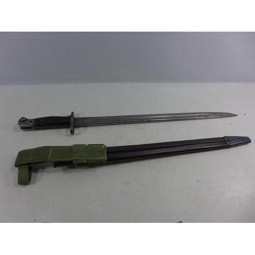 345 - A BRITISH WORLD WAR I 1907 PATTERN BAYONET AND SCABBARD, 43CM BLADE STAMPED WILKINSON, LENGTH 57.5CM