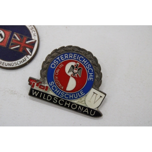 203 - A VINTAGE GERMAN/BRITISH FRIENDSHIP BADGE TOGETHER WITH TWO AUSTRIAN ENAMEL BADGES