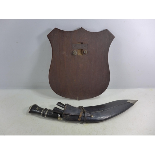 361 - A KUKRI KNIFE AND SCABBARD, 30CM BLADE, LENGTH 44CM, A PAIR OF SMALL KUKRI KNIVES, LENGTH 25CM, MOUN... 