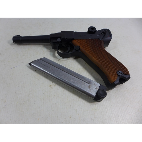 365 - A BOXED BLANK FIRING 8MM LUGER 08 PISTOL, 10CM BARREL, LENGTH 22CM