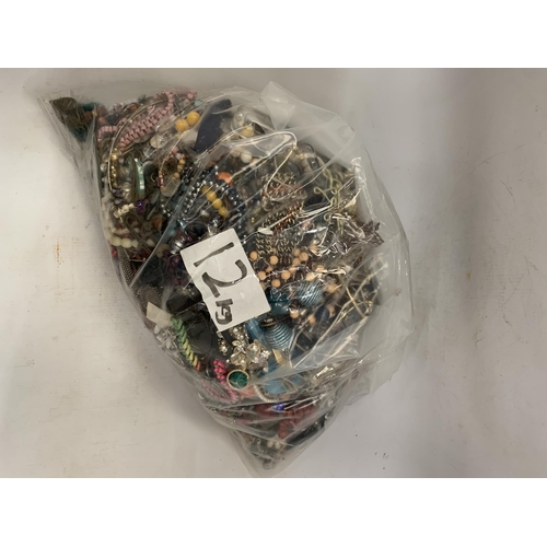 141 - A 12KG BAG OF OF COSTUME JEWELLERY