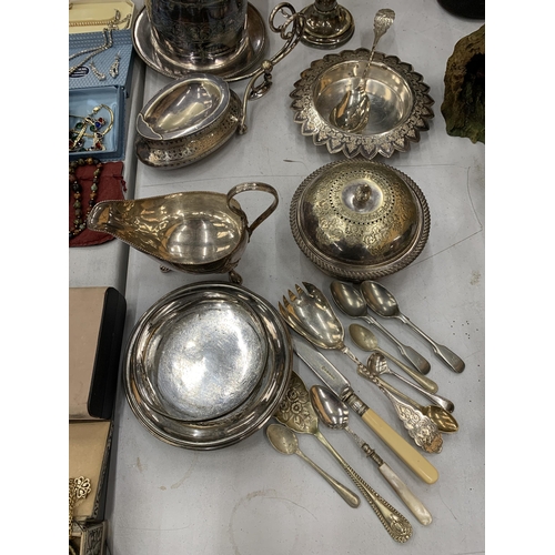 145 - A QUANTITY OF SILVERPLATE TO INCLUDE A WINE EWER, A JAMES DIXON & SON HINGED BISCUIT JAR/TEA CADDY, ... 