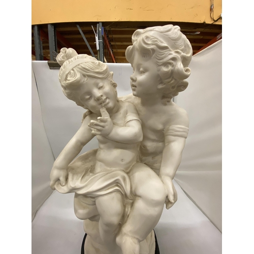 15 - A GUISEPPE BESSI STYLE SCULPTURE OF TWO CHILDREN - 53 CM