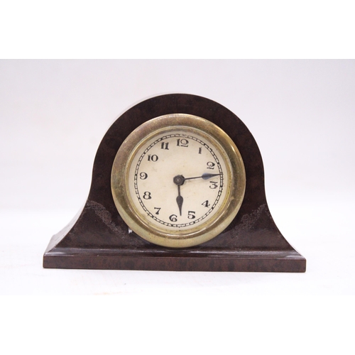 167 - A SMALL VINTAGE BAKELITE CLOCK