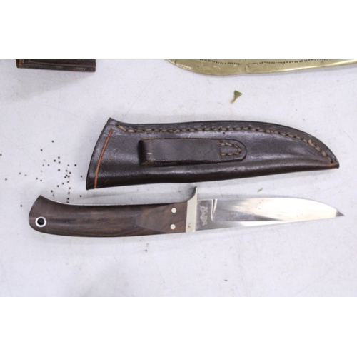 225 - A HAND MADE KNIFE IN AN ENGLISH LEATHER SHEATH