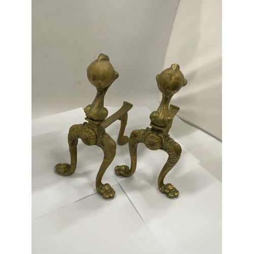 28 - A  VINTAGE BRASS ART NOVEAU STYLE UMBRELLA STAND/WALKING STICK HOLDER WITH A LARGE TRAY AT THE BOTTO... 