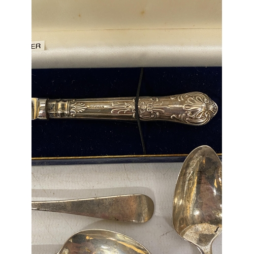 8 - A BOXED STERLING SILVER LETTER OPENER TOGETHER WITH A QUANTITY OF HALLMARKED SILVER TEASPOONS - APPR... 