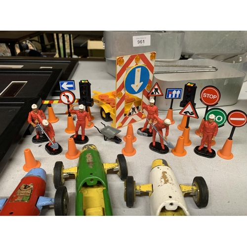 THREE VINTAGE TRIANG MINI HIWAY RACING CARS