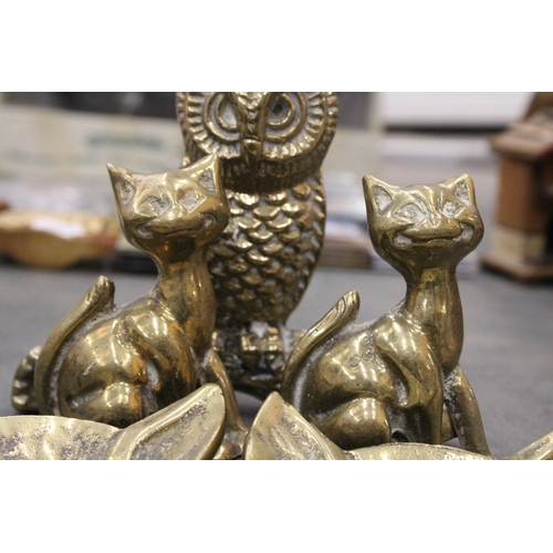 273 - A COLLECTION OF BRASS ITEMS TO INCLUDE VINTAGE CAT ASHTRAYS, CAT MODELS AN AN OWL