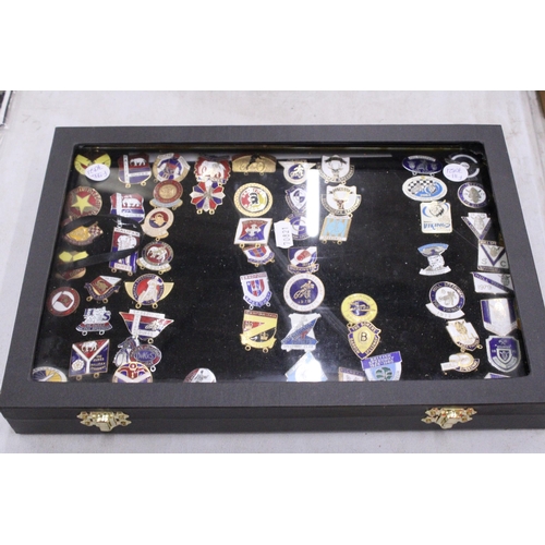 282 - A CASED QUANTITY OF ENAMEL PIN BADGES TO INCLUDE BRADFORD BARONS, THE DUKES HALIFAX SPEEDWAY, HULL V... 