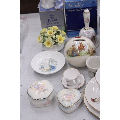 298 - A QUANTITY OF CERAMICS TO INCLUDE AYNSLEY COMMEMORATIVE BOXED CUP, ROYAL DOULTON POSEY, ROYAL WORCES... 