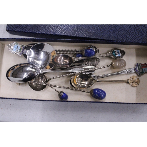 303 - A COLLECTION OF SOUVENIR TEASPOONS PLUS SPOONS WITH COFFEE BEAN STYLE TOPS