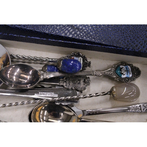 303 - A COLLECTION OF SOUVENIR TEASPOONS PLUS SPOONS WITH COFFEE BEAN STYLE TOPS