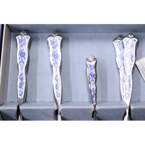 316 - A LARGE QUANTITY OF FLATWARE TO INCLUDE A BOXED MONOGRAM EXCLUSIVE STAINLESS STEEL CUTLERY SET AND E... 