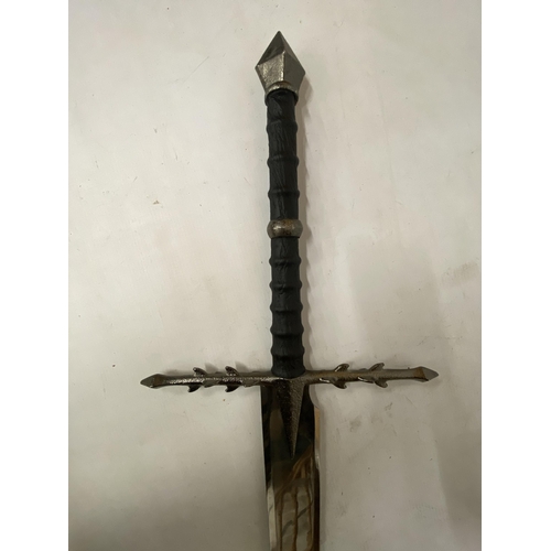 43 - A RINGWRAITHS NAZGUL SWORD REPLICA