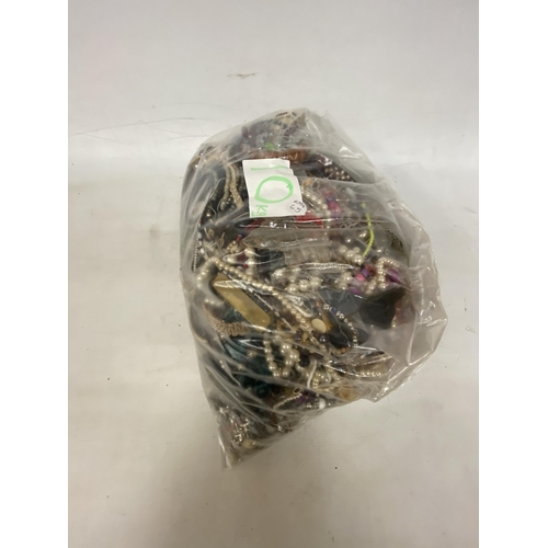 58 - A 10 KG BAG OF COSTUME JEWELLERY