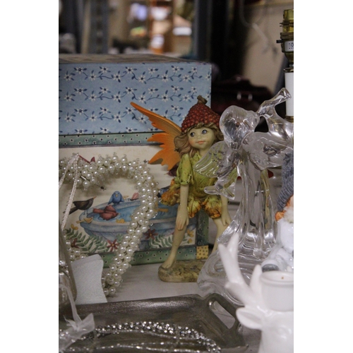 1003 - A MIXED LOT TO INCLUDE GLASS AND REINDEER CANDLESTICKS, A NYMPH WALL PLAQUE, GLASS ANGEL, WOODEN FIG... 