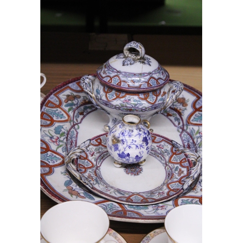 995 - A QUANTITY OF ROYAL DOULTON 'DARJEELING' CUPS AND SAUCERS, A LARGE VINTAGE PLATTER, ETC