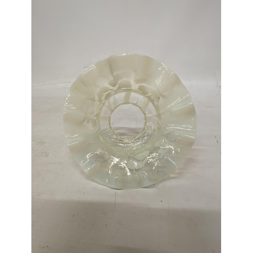 10 - A  RUFFLED OPALESCENT FENTON STYLE ART GLASS LAMPSHADE