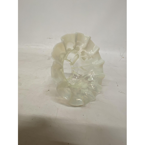 10 - A  RUFFLED OPALESCENT FENTON STYLE ART GLASS LAMPSHADE