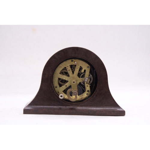 167 - A SMALL VINTAGE BAKELITE CLOCK