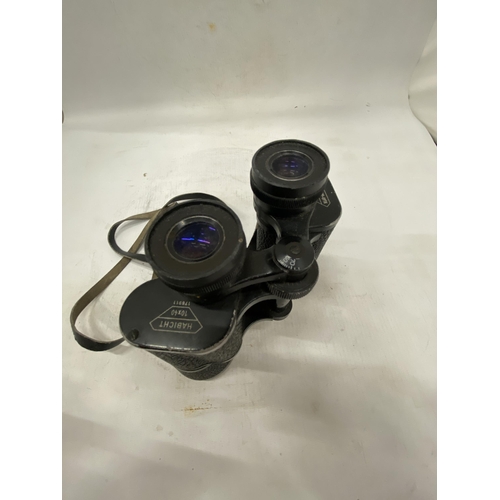 18 - A PAIR OF SWAROVSKI-OPTIK TIROL HABICHT 10 X 40 - 176911 BINOCULARS