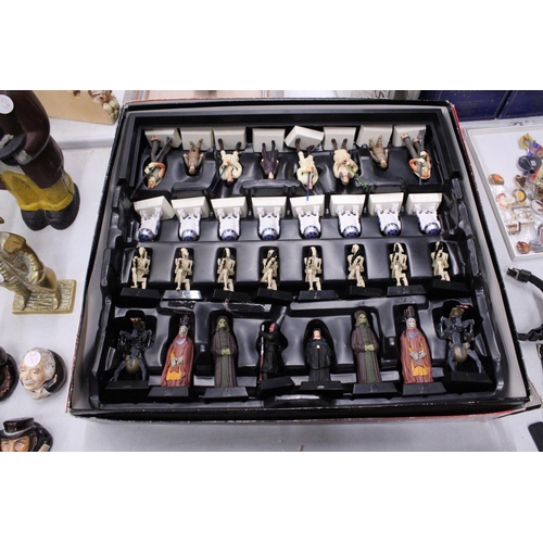 189 - A STAR WARS EPISODE I CHESS SET