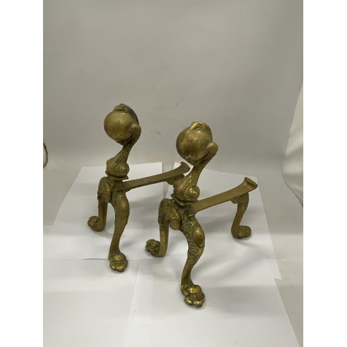 28 - A  VINTAGE BRASS ART NOVEAU STYLE UMBRELLA STAND/WALKING STICK HOLDER WITH A LARGE TRAY AT THE BOTTO... 