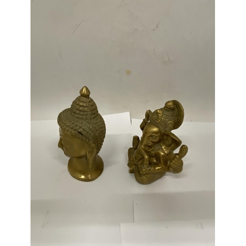 31 - A BRASS GANESHA STATUE (10.5 CM (H) ) TOGETHER WITH A BUDDHA HEAD - 12.5 CM (H)