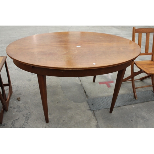 2811 - AN OVAL RETRO TEAK GREAVES AND THOMAS EXTENDING DINING TABLE, 54