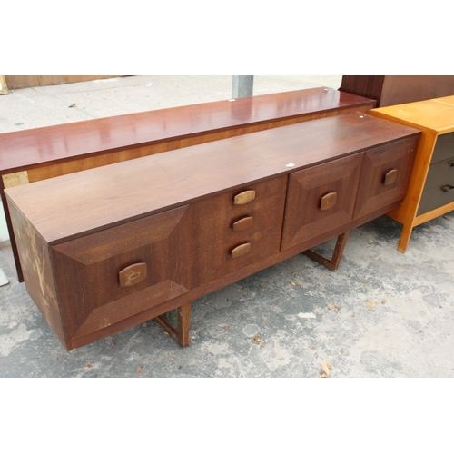 2818 - A RETRO TEAK STONEHILL SIDEBOARD ENCLOSING THREE DRAWERS AND THREE CUPBOARDS, 78