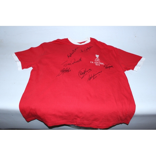 88 - A 1974 LIVERPOOL FC FOOTBALL SHIRT SIGNED BY KEVIN KEEGAN, TOMMY SMITH, IAN CALAGHAN, JOHN TOSHACK, ... 