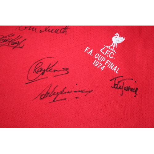 88 - A 1974 LIVERPOOL FC FOOTBALL SHIRT SIGNED BY KEVIN KEEGAN, TOMMY SMITH, IAN CALAGHAN, JOHN TOSHACK, ... 