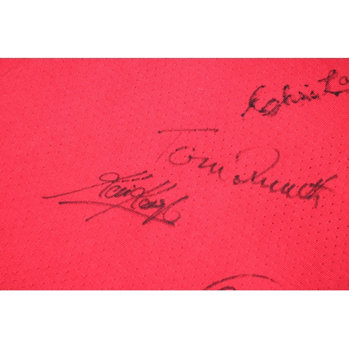 88 - A 1974 LIVERPOOL FC FOOTBALL SHIRT SIGNED BY KEVIN KEEGAN, TOMMY SMITH, IAN CALAGHAN, JOHN TOSHACK, ... 