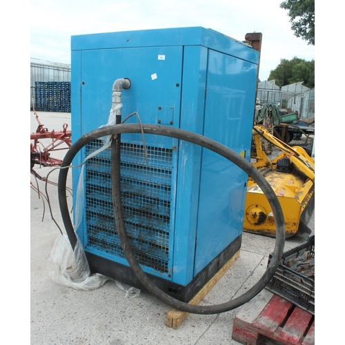 1077 - LEACH AIR 6000N CYCLON COMPRESSOR IN WORKING ORDER + VAT