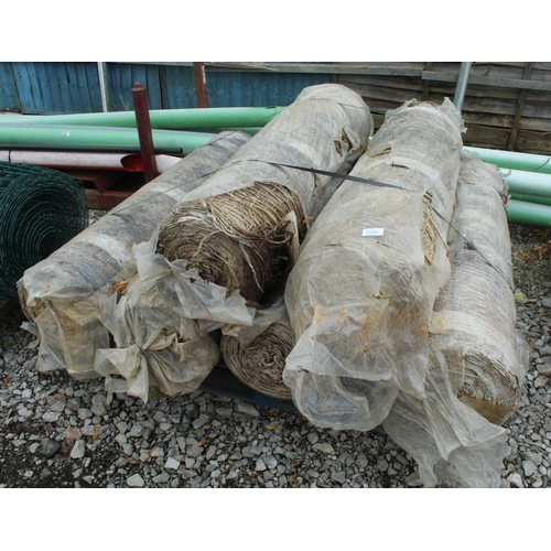 1089 - 6 ROLLS OF EROSION NETTING  + VAT