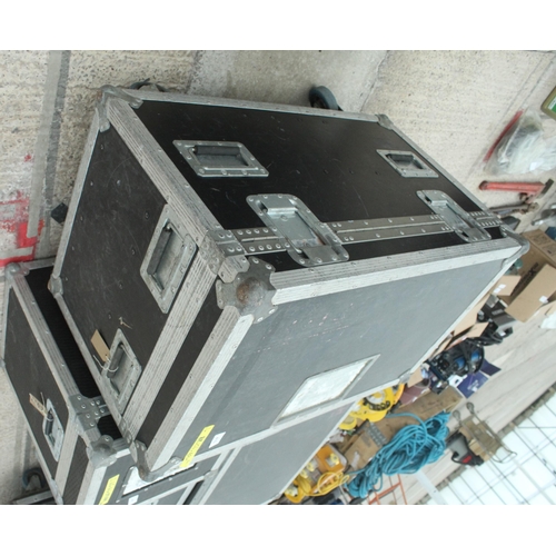 410 - FLIGHTCASE ON WHEELS 88CMX54CM X69(H)CM - PLUS VAT