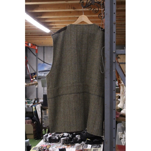 200A - A HARRIS TWEED SHOOTING JACKET BY PETER CHRISTIAN