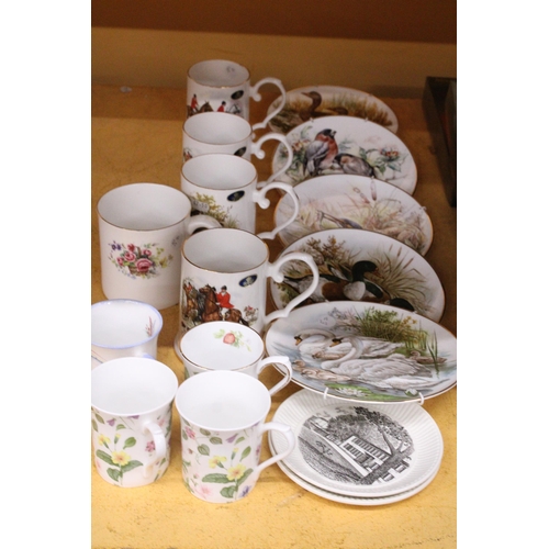 391 - A QUANTITY OF COLLECTABLE CERAMIC MUGS AND CABINET PLATES TO INCLUDE AYNSLEY, WEDGWOOD, ROYAL KENDAL... 