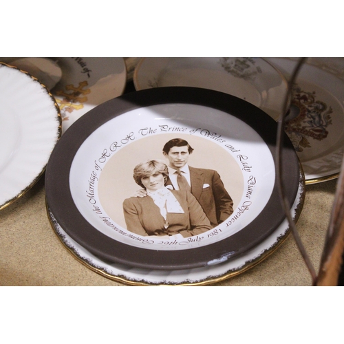 424 - A COLLECTION OF COMMEMORATIVE PLATES