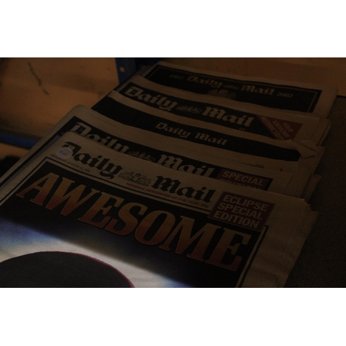 428 - SIX COPIES OF THE DAILY MAIL NEWSPAPER. HEADLINES INCLUDE 1999 SOLAR ECLIPSE, SEPTEMBER 11 WORLD TRA... 